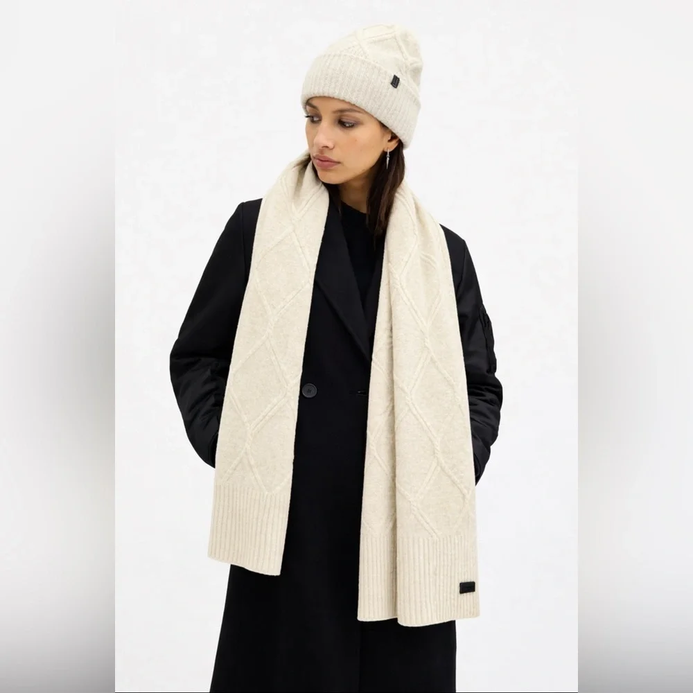 All Saints Cable Knit Ivory Rectangle Scarf Laurie 100% Wool Preppy Quiet Luxury